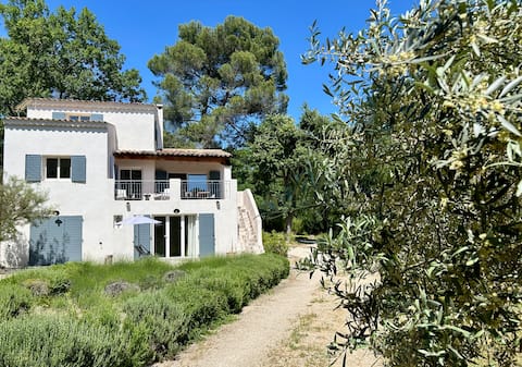 Provençal house near Aix-en-Provence
