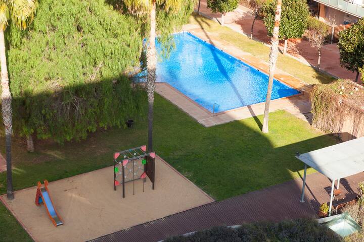 Apartment with pool near the beach by EnjoyBCN gallery image 2