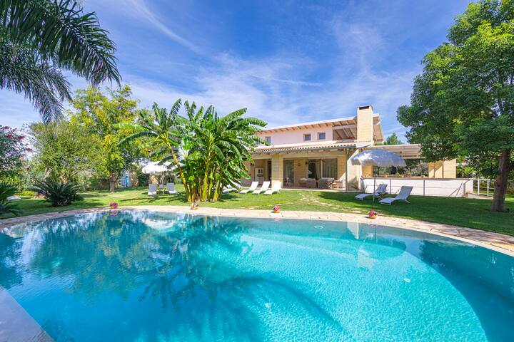 Villa Reginella Padronale with pool in Lecce