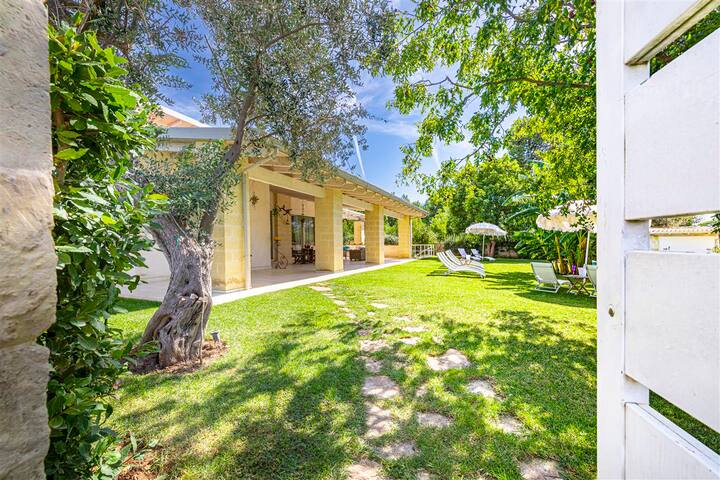 Villa Reginella Padronale with pool in Lecce gallery image 2