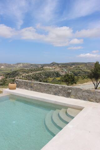 Vardaris Bay View gallery image 4