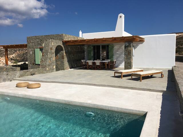 Vardaris Bay View gallery image 2