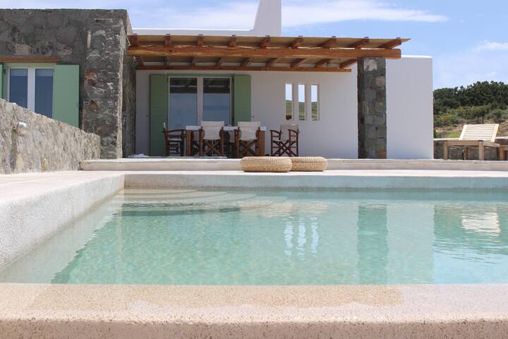 Vardaris Bay View gallery image 3