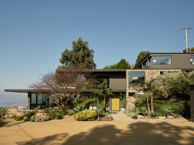 Malibu Mid-Century Modern Luxury Home Ocean Views gallery image 2