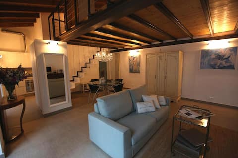 Popular Airbnb listing: OpenSpace Bergamo City in Bergamo