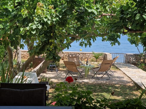 Right by the sea - luxury location