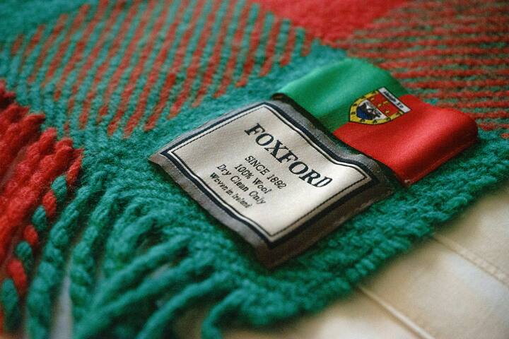 Foxford Woollen Mill: la empresa local de tejido ofrece hermosas mantas y mantas para el alojamiento