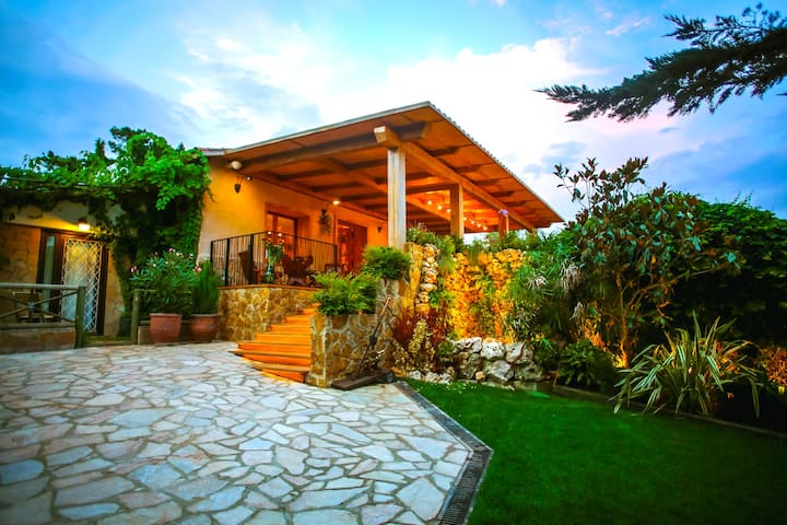 Can Bernardi – Masía (Capacidad 22-26 Personas)