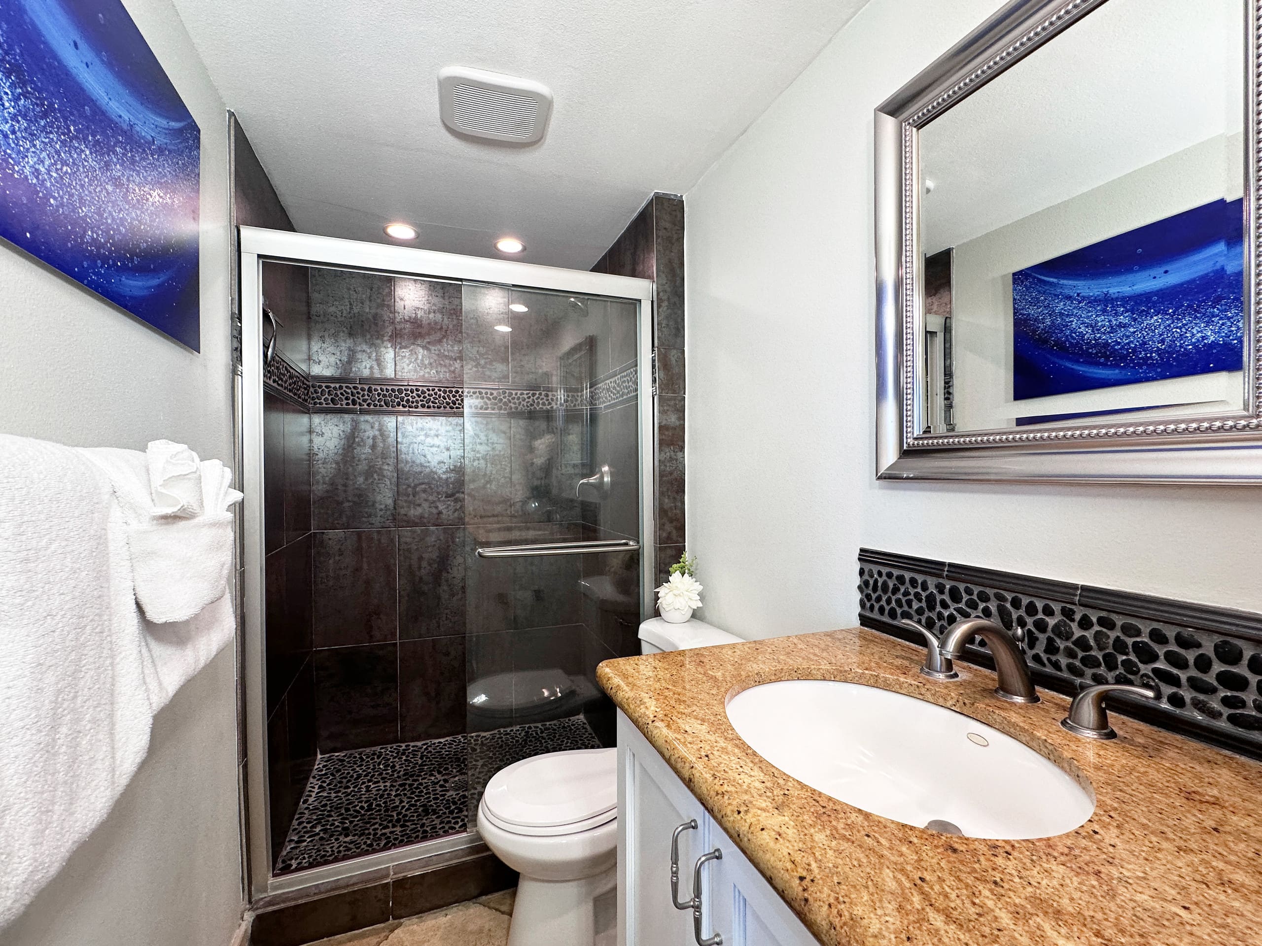 Condo in Kihei · ★4.97 · 1 bedroom · 2 beds · 1 bath - Image 15