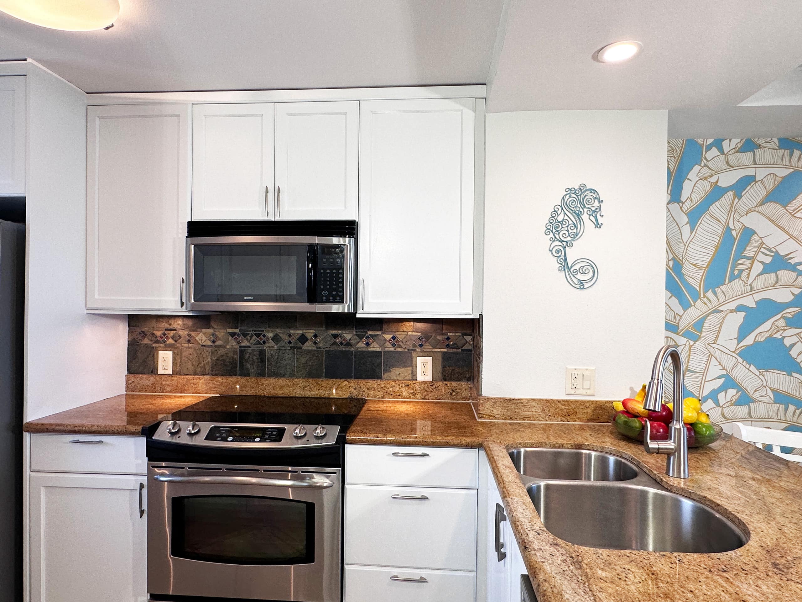 Condo in Kihei · ★4.97 · 1 bedroom · 2 beds · 1 bath - Image 8