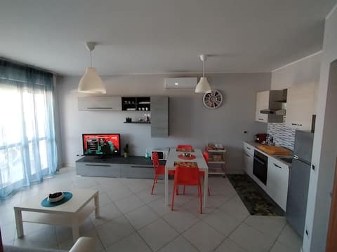 Top performing Airbnb: Brand new apartment a stone's throw from the sea in Montesilvano