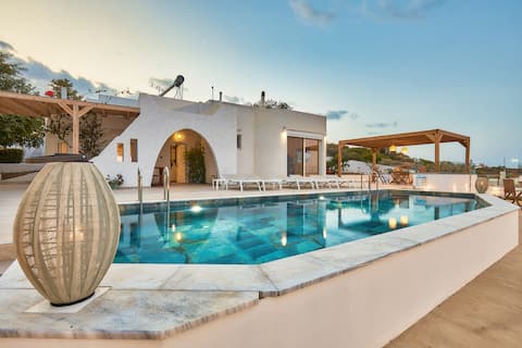 Villa Elena - with private swimming pool