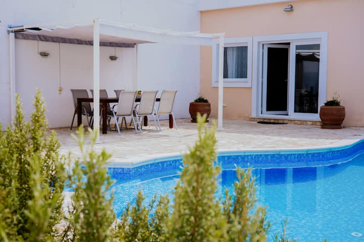 Villa Dalla Split With Swimming Pool - Split