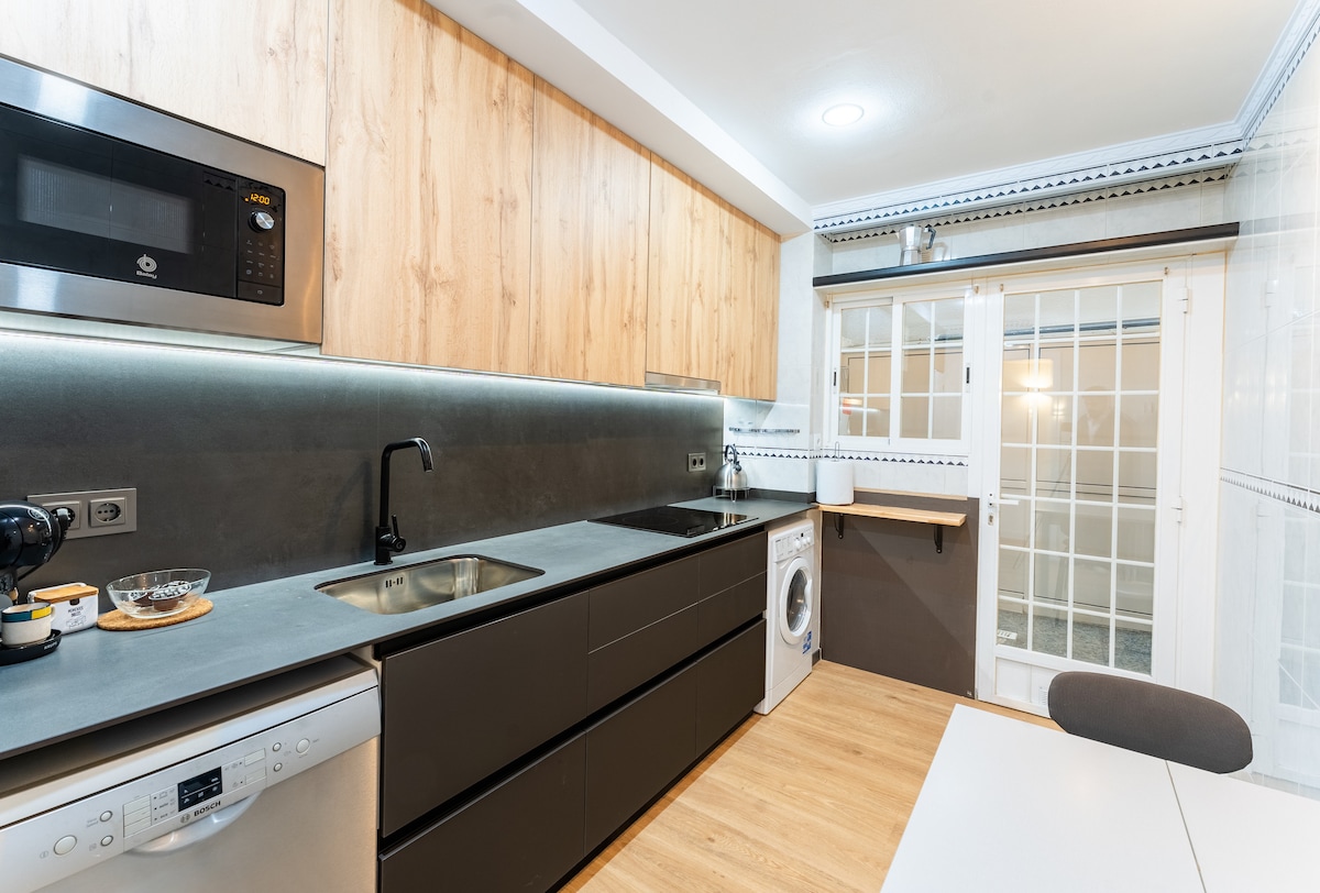 Successful Airbnb property: Apartment Camp Nou 3 bedrooms 2 bathrooms in La Maternitat I Sant Ramon