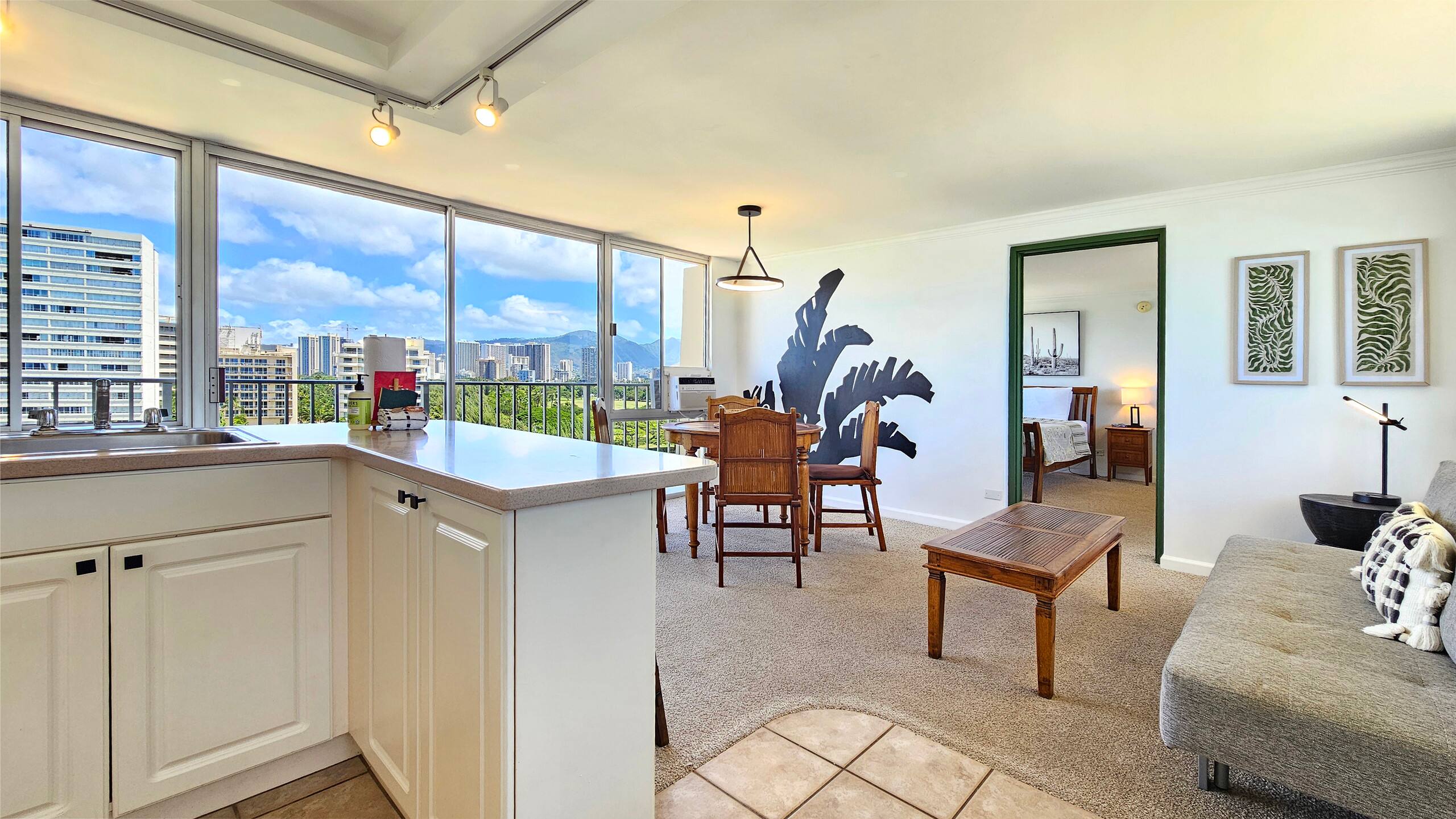 Condo in Honolulu · ★4.67 · 1 bedroom · 2 beds · 1 private bath - Image 7