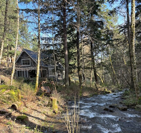 Blackbird Cottage on Carson Creek - 3 bedroom