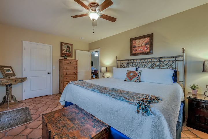 Dhoma e gjumit 4 në shtëpinë e miqve