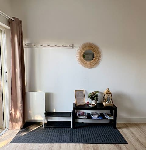 Annonce Airbnb populaire: Typical renovated cabin, by the pool à Arès