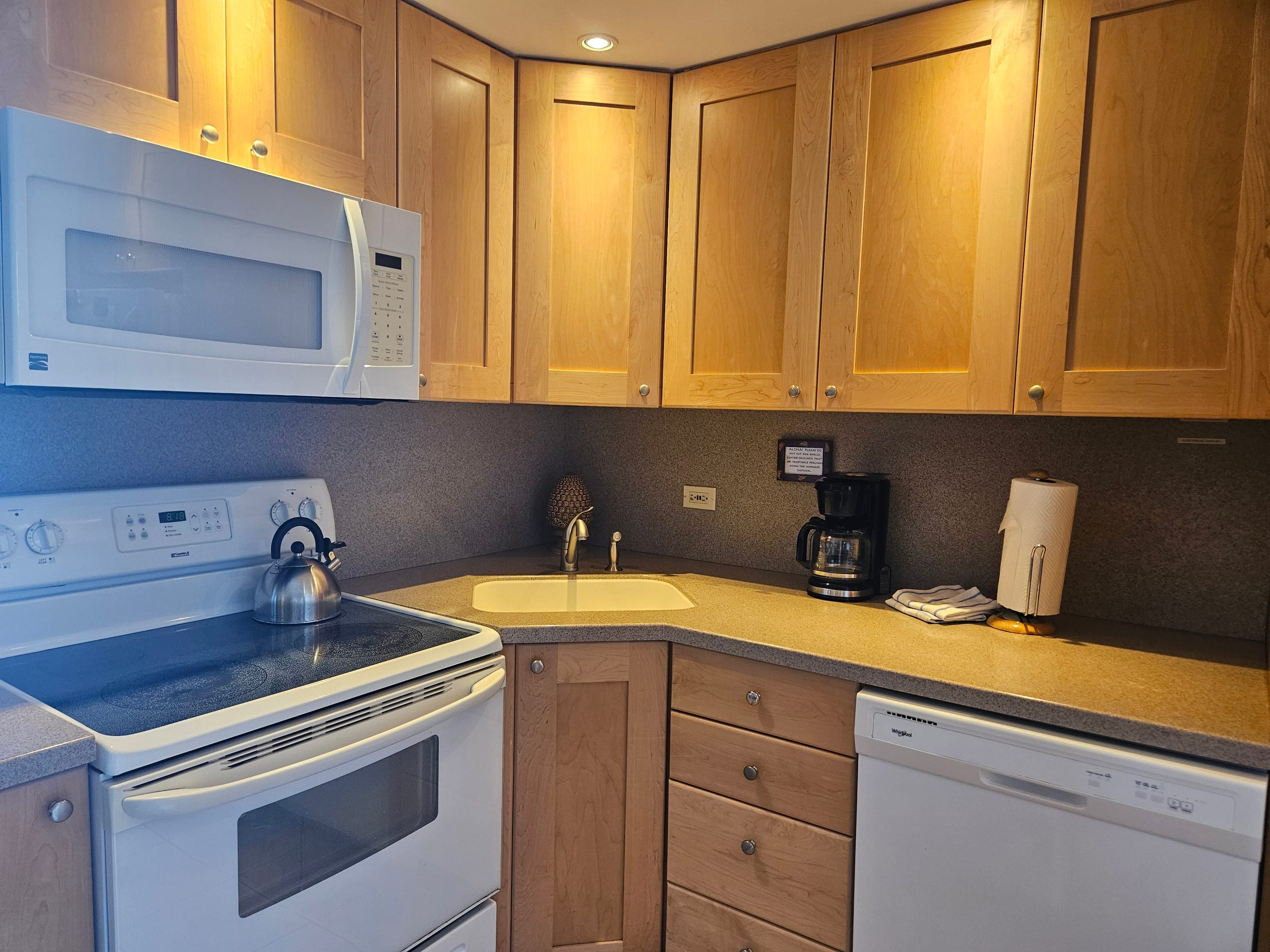 Condo in Lahaina · ★4.78 · 1 bedroom · 1 bed · 1 bath - Image 14