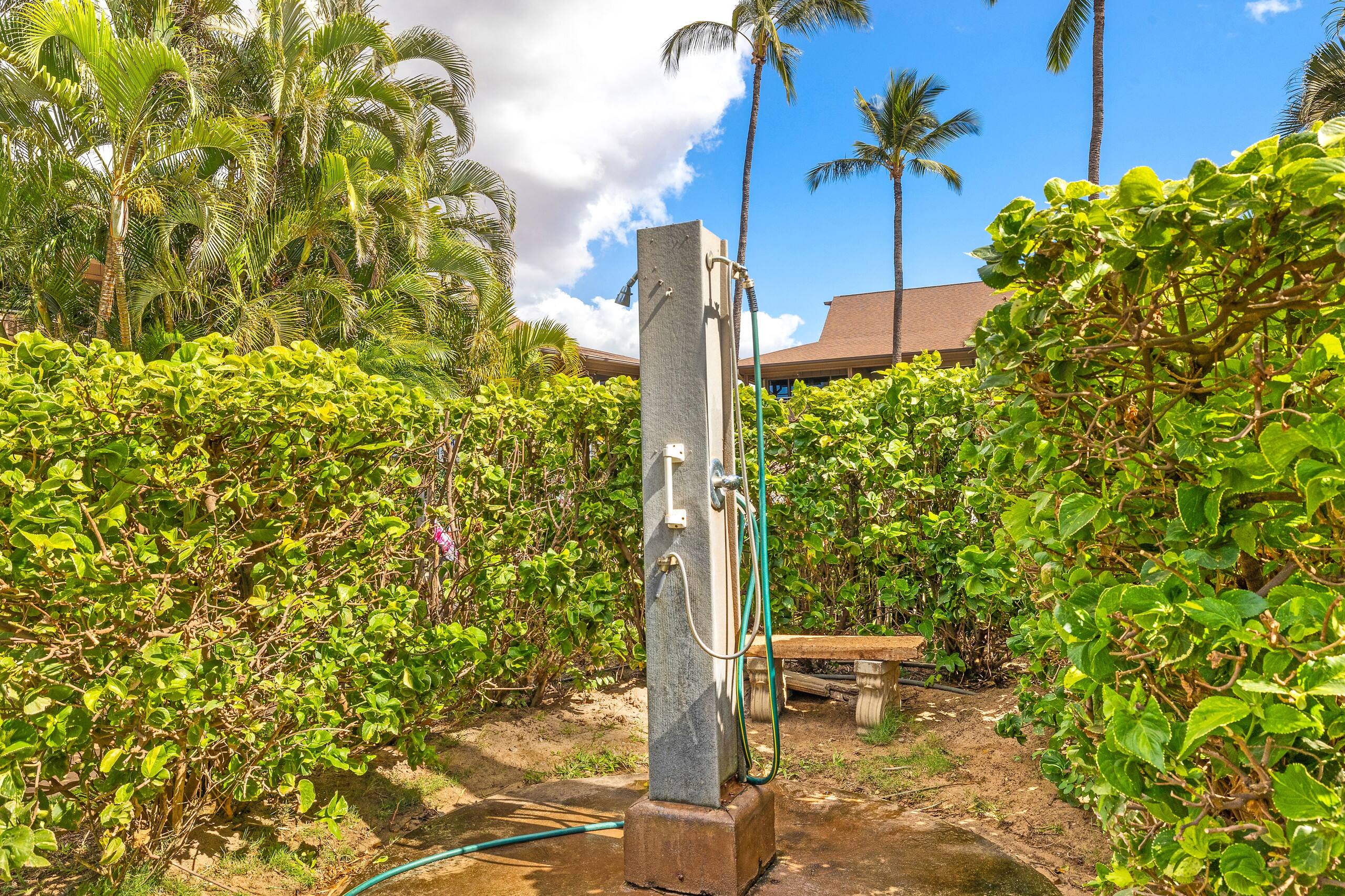 Great condo steps away from beach - Image 38