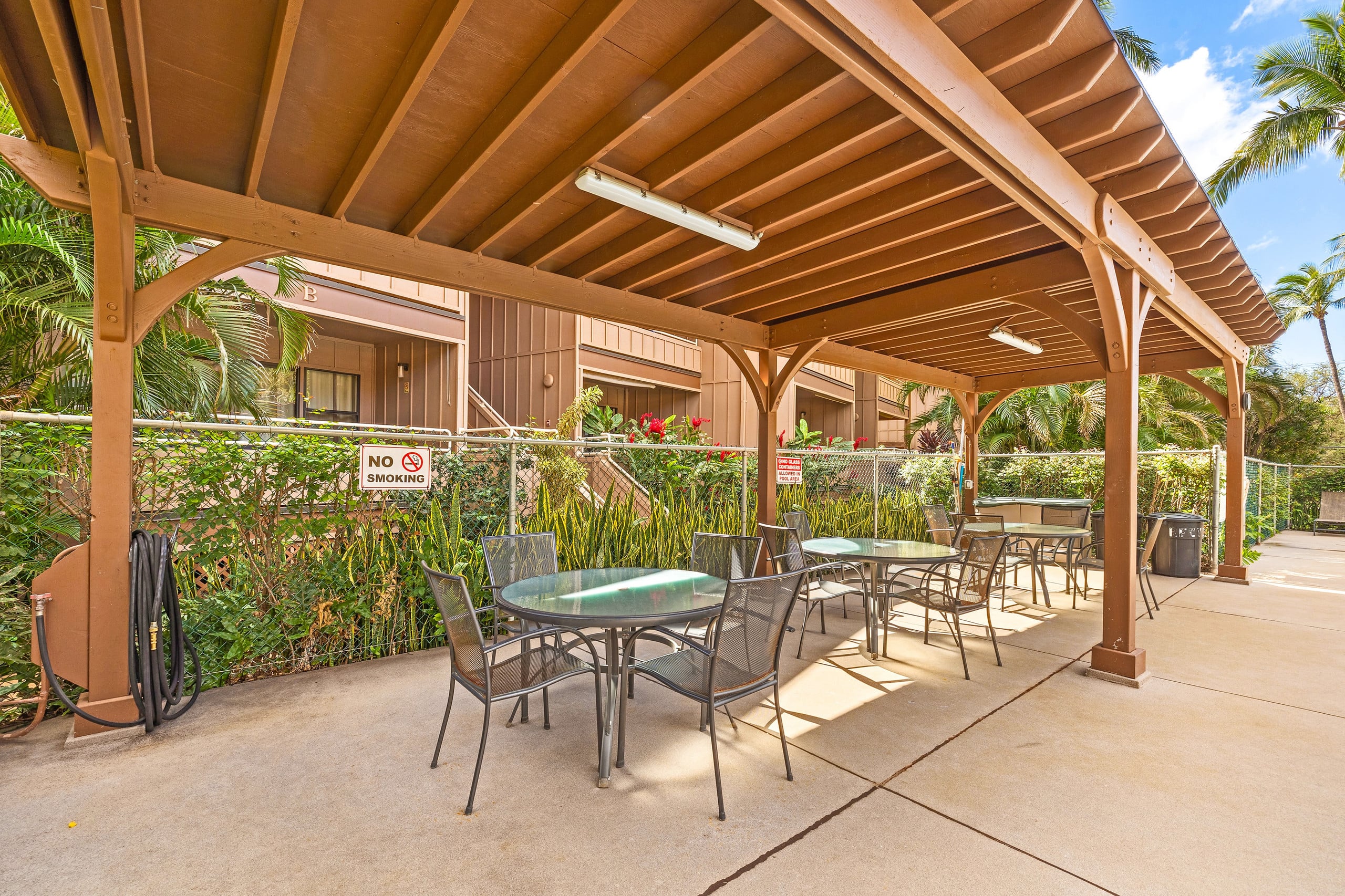 Great condo steps away from beach - Image 36
