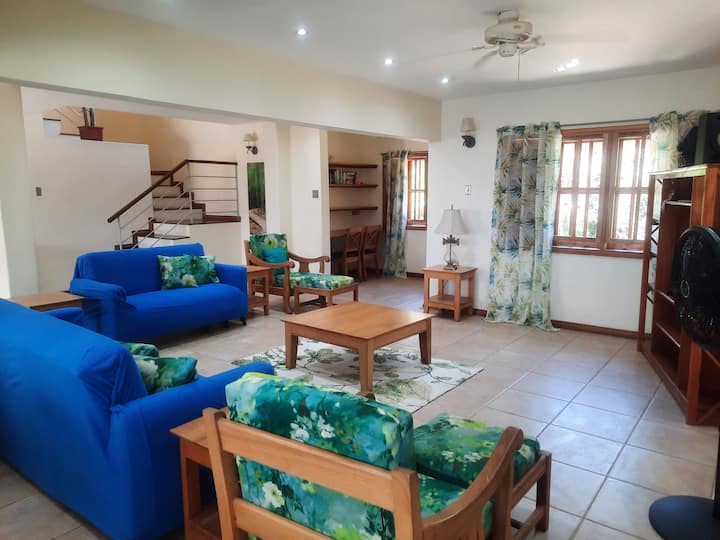 Joie De Vivre - A Bright And Airy Holiday Retreat - Trinidad and Tobago