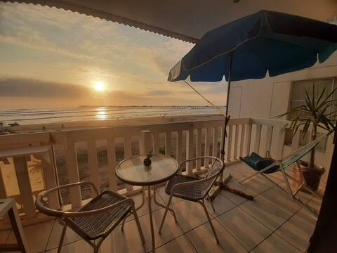 Lovely oceanfront loft in the heart of Pimentel.