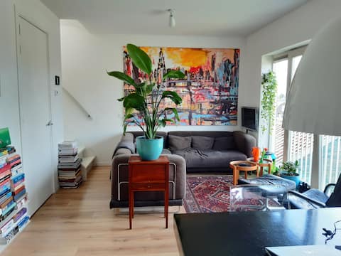 Cosy appartment close to Amsterdam. Cheap parking