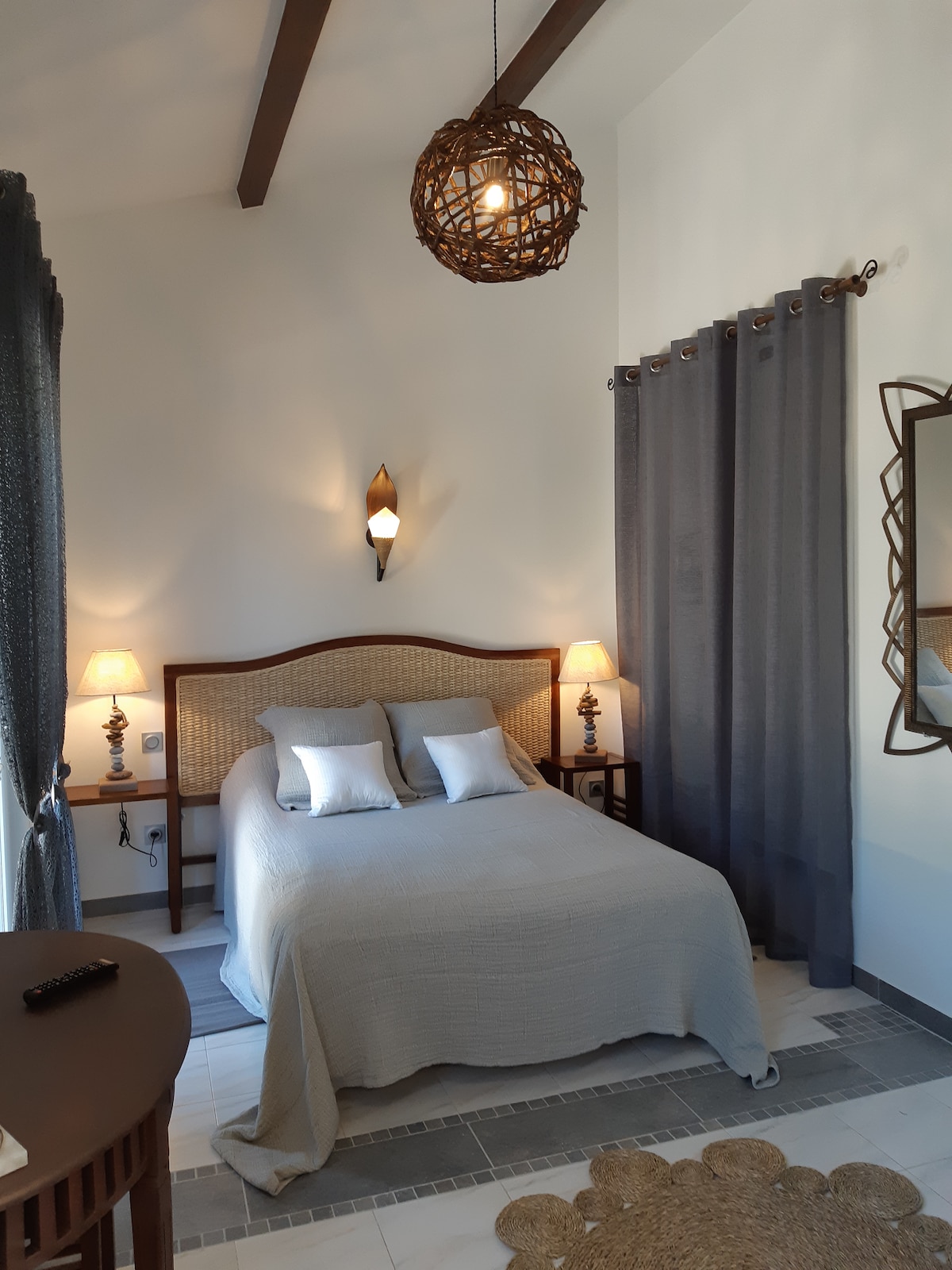 Dhomë NË BALI - Banjë dhe Tualet