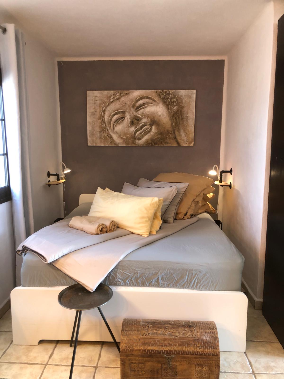 Ambienti i dhomës së gjumit