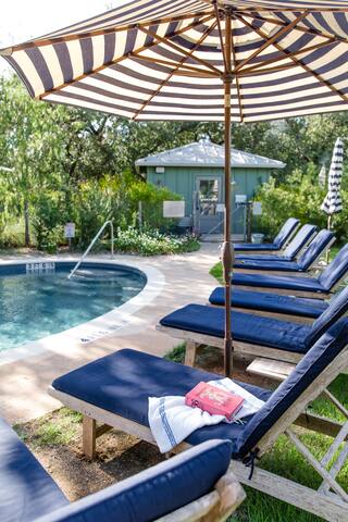 Cottage #5 with onsite Saltwater Pool and Cafe gallery image 4