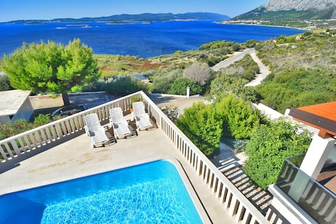 Villa Evahill with a million Dollar view