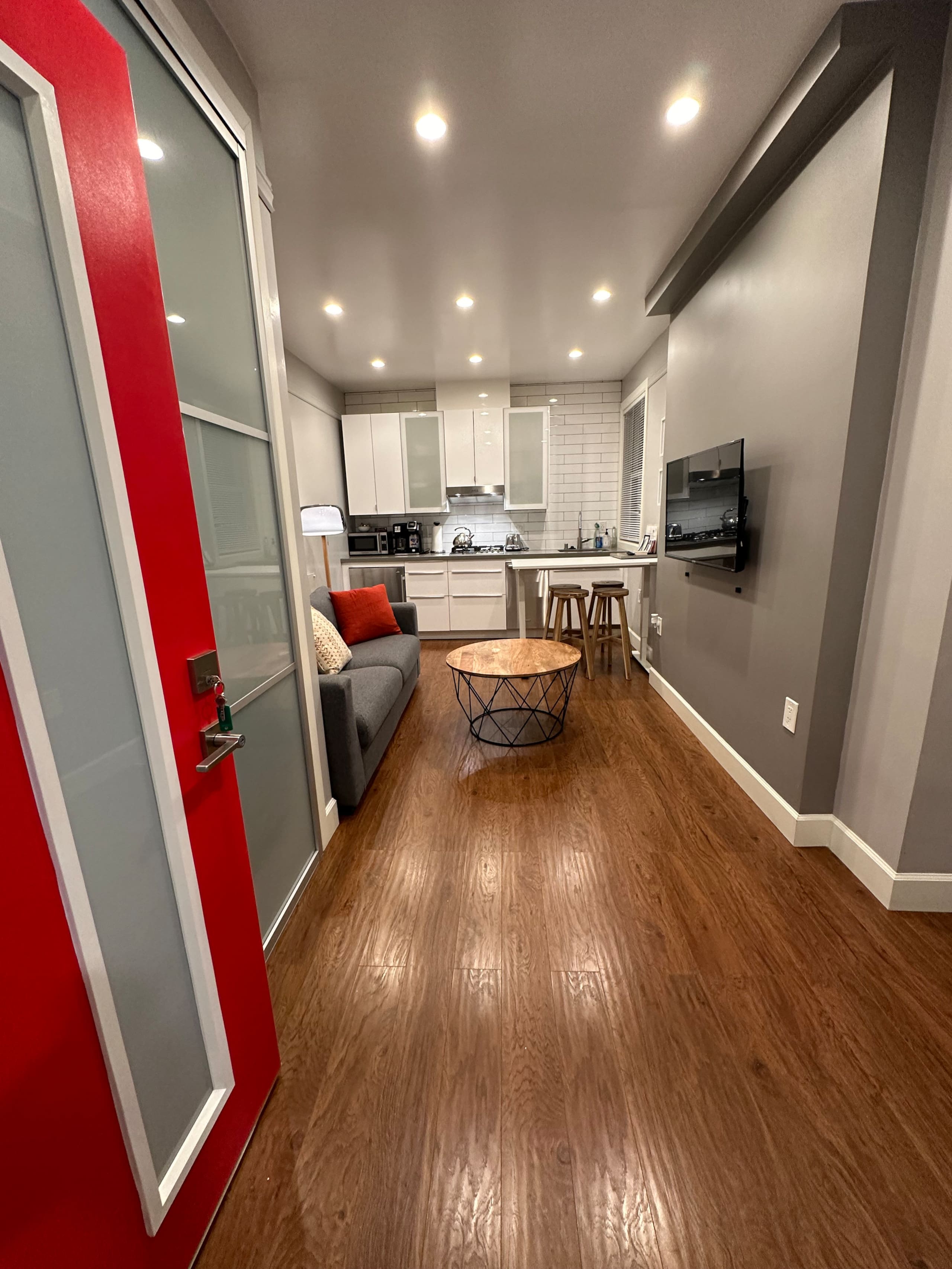 Condo in San Francisco · ★4.95 · 1 bedroom · 2 beds · 1 bath - Image 2