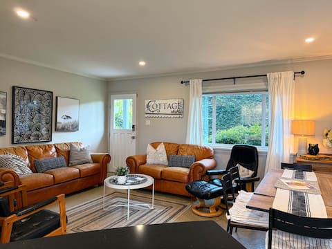 Top performing Airbnb: Family Cottage at Horner Park in Shelbourne