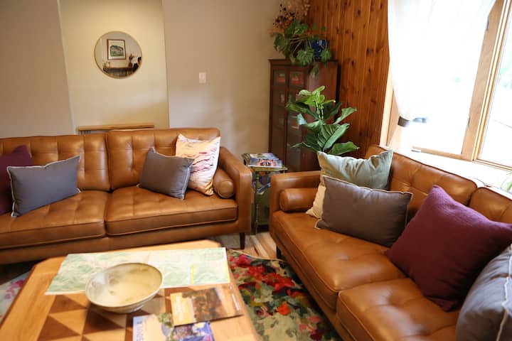 Missoula Retreat- Dog-friendly Yard, Deck & Pond - Missoula, MT