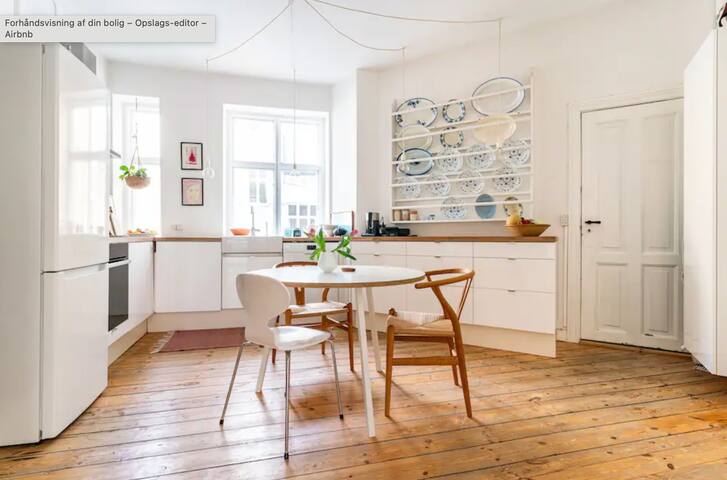 Large flat in great neighborhood