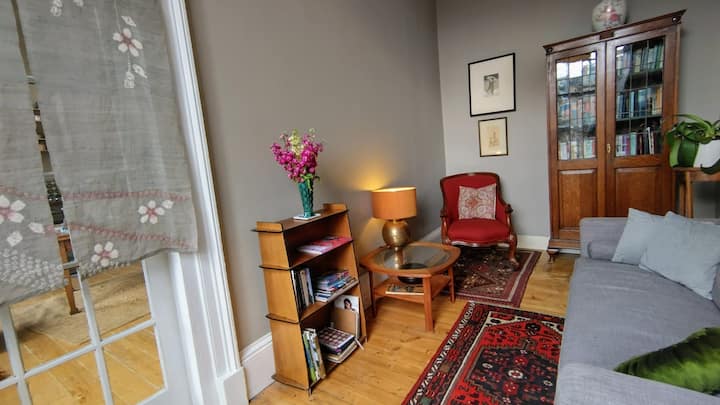 Bright, Quiet & Central - 1 Block From Tram Stop - Edinburgh