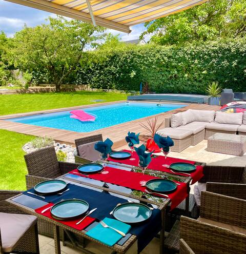 Sunny family house with swimg pool / 1h from Paris