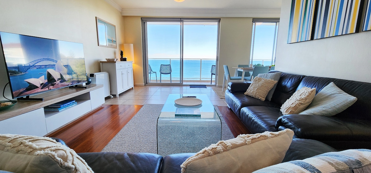 Popular Airbnb listing: Breathtaking Ocean Views in Bondi