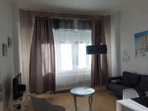 Annonce Airbnb populaire: House in the city center & refreshing pool à Prés D'arènes