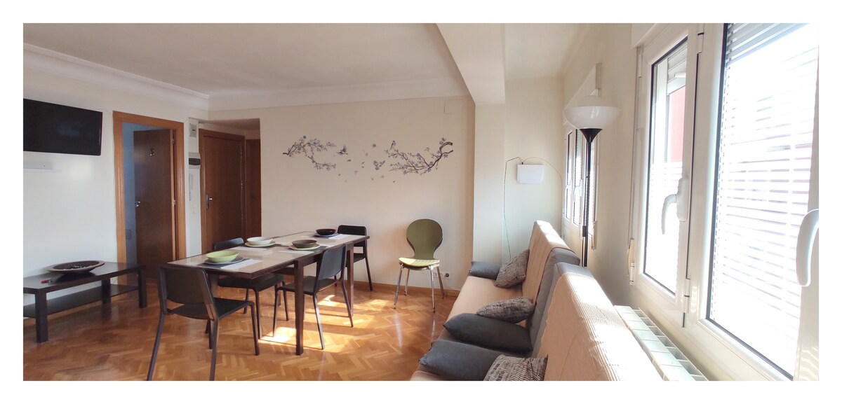 Successful Airbnb property: Comfortable air-conditioned apartment! in Delicias