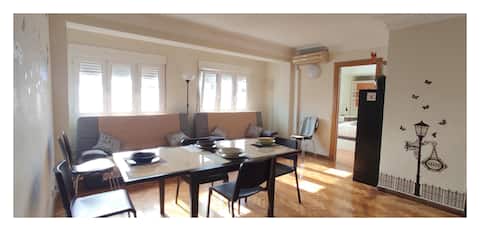 Propiedad de Airbnb exitosa: Comfortable, air-conditioned apartment in Teatro Esquinas! en Delicias