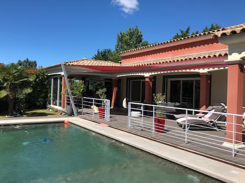Villa Pool Simiane-Collongue and Bouc Bel air