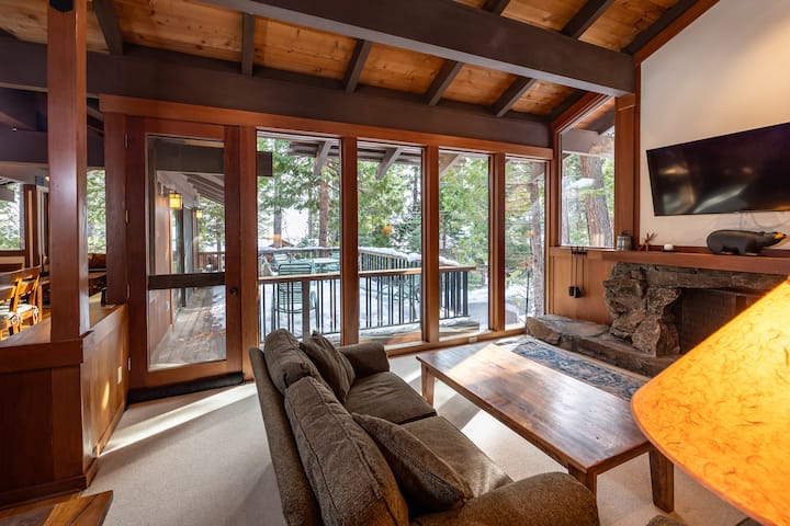 Remodeled House With Private Lake Beach Access - Lake Tahoe
