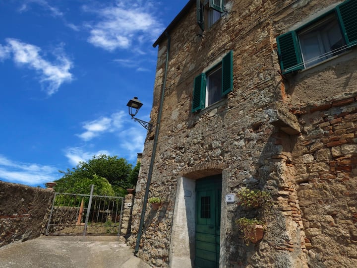 La Casina Nel Borgo Di Bibbona - Bibbona