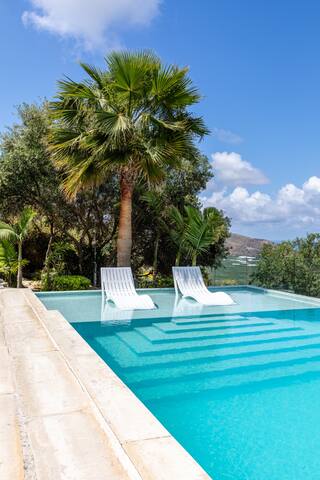 Lux villa in Falasarna beach★Jacuzzi★Infinity pool gallery image 3