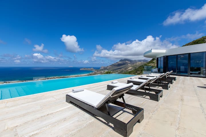 Lux villa in Falasarna beach★Jacuzzi★Infinity pool gallery image 4