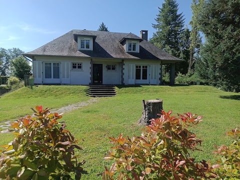 The House in the Heart of Auvergne (12 people)