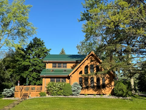 ** Beautiful Beachfront Lake Huron Log Cabin **