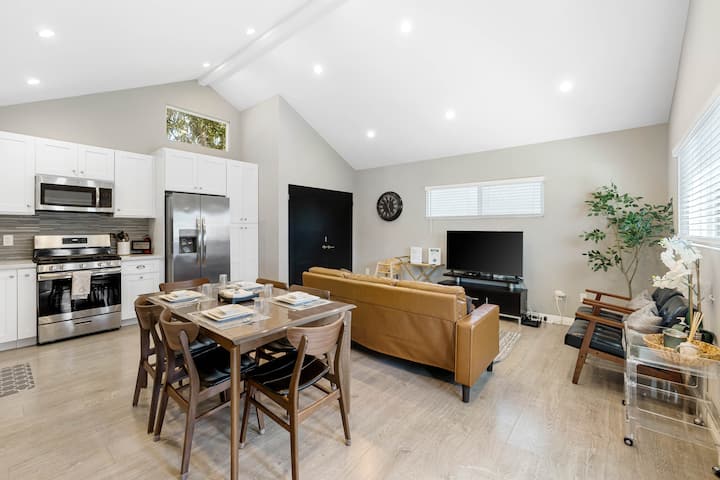 Culver City Home• 5 Mins To Studios, Beaches+grove - Los Angeles, CA